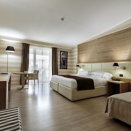 Hotel Pineta Wellness & Spa ルーヴォ・ディ・プーリア エクステリア 写真